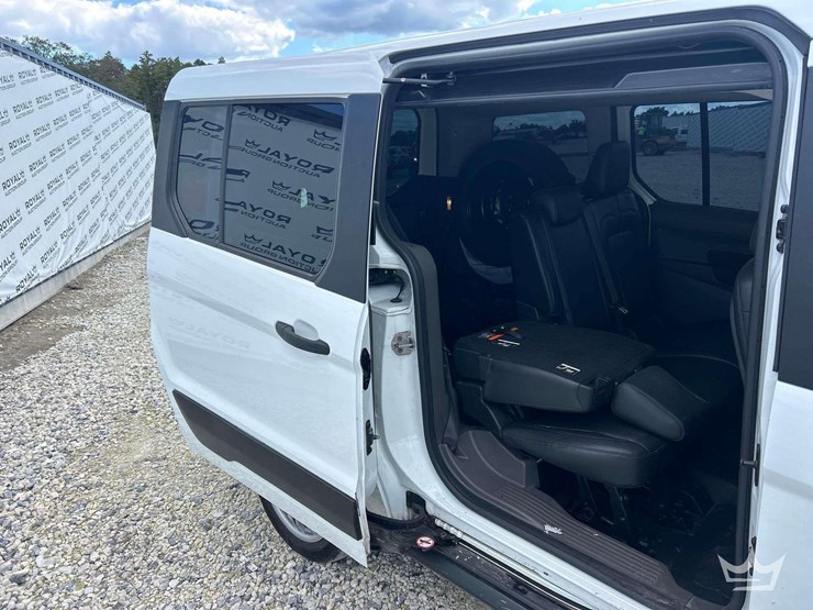 2020-ford-transit-connect-image-22
