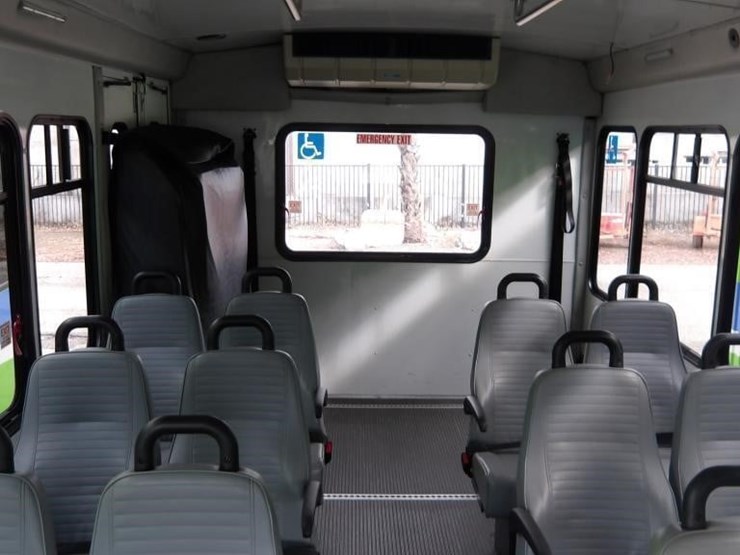 2016-ford-e450-image-23