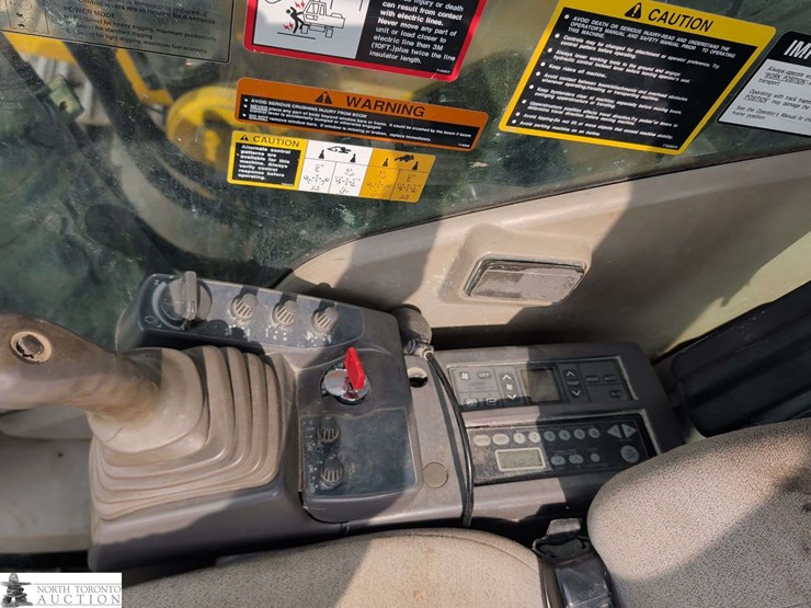 2010-john-deere-450-image-44