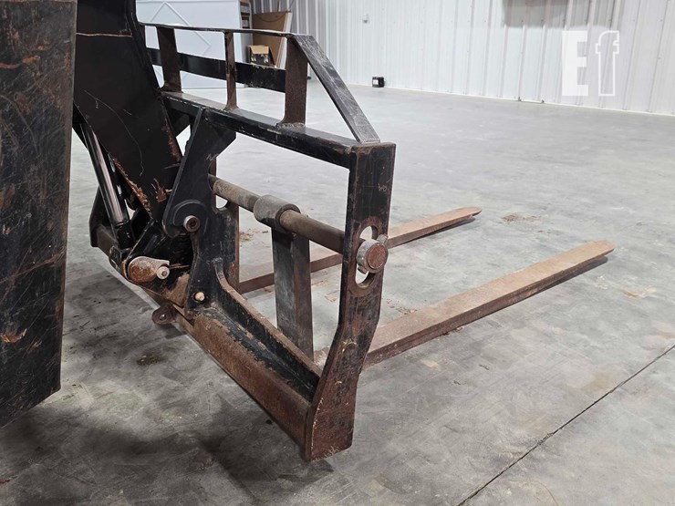 2014-jlg-g12-55a-image-11