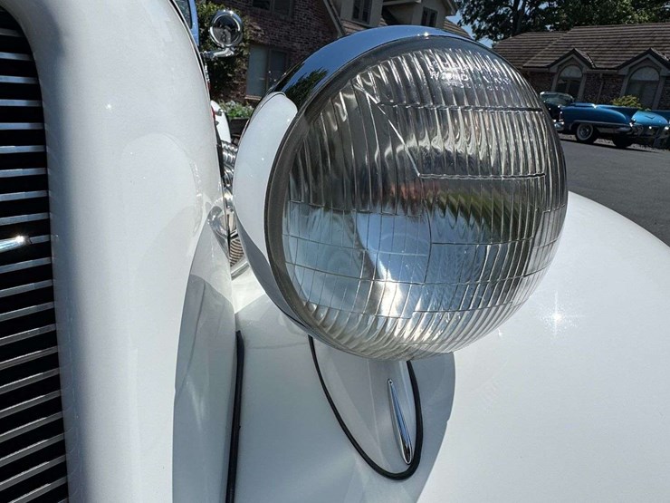 1936-auburn-852-supercharged-boattail-speedster-image-30