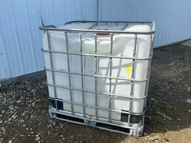 #181-•-(2)-250-gallon-ibc-tote-tanks-in-steel-cages-image-3