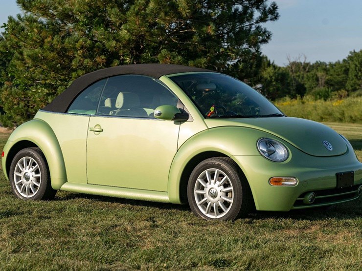 2005-volkswagen-new-beetle-gls-convertible-16,500-original-miles-image-1