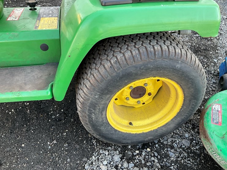 john-deere-240-image-12