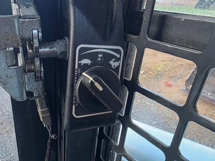 2018-bobcat-s550-image-50