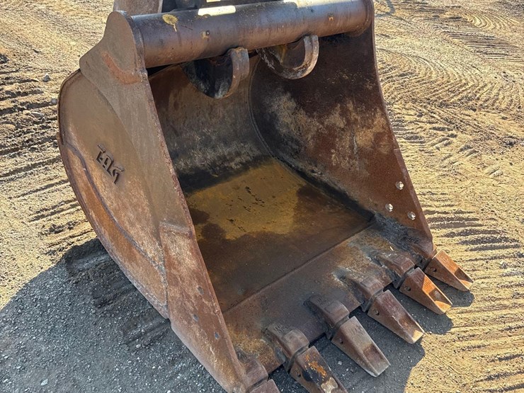 2022-deere-210g-lc-image-12