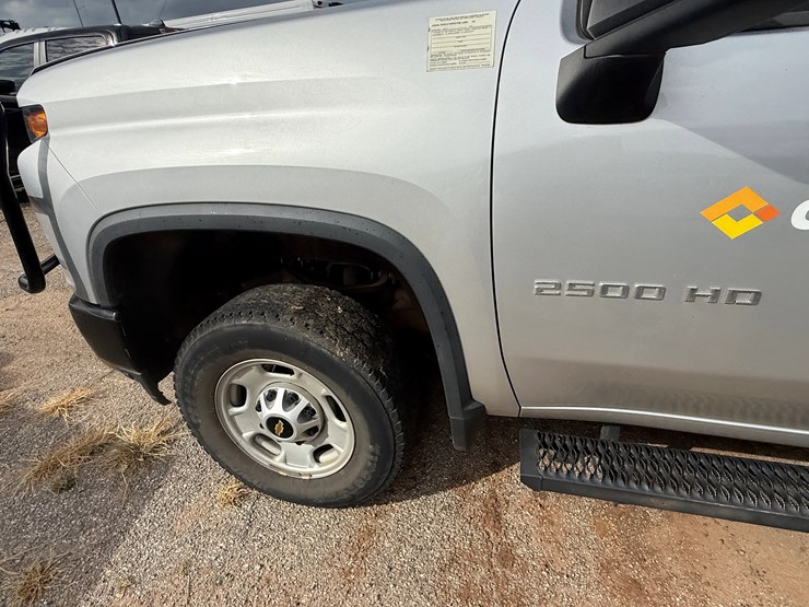 2021-chevrolet-silverado-2500hd-image-8