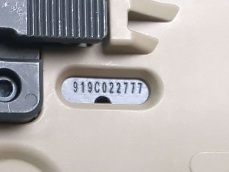 kriss-vector-crb-9x19-rifle-sn#-919c022777,-adjustable-stock,-flip-up-peep-sights,-manual,-with-hard-case,-in-original-box-image-15