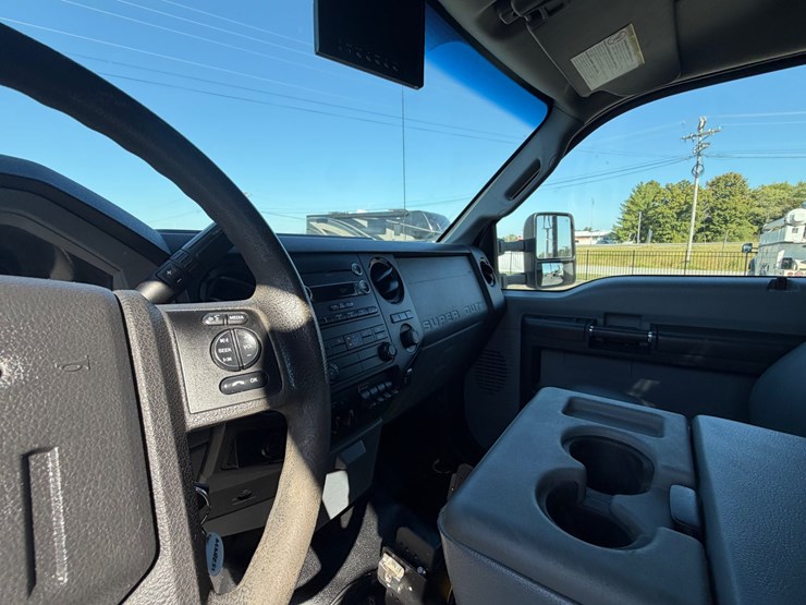 2016-ford-f550-image-17