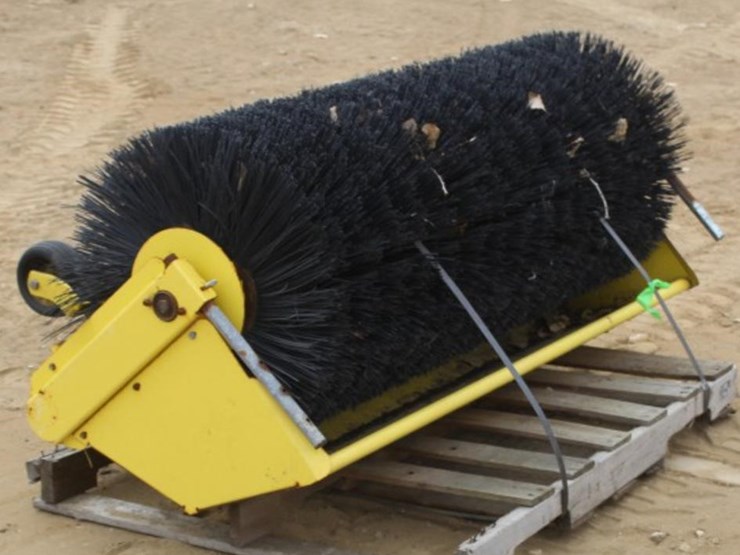 john-deere-1025r-image-2