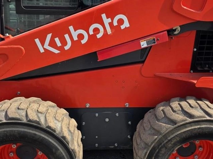 2025-kubota-ssv75-image-27