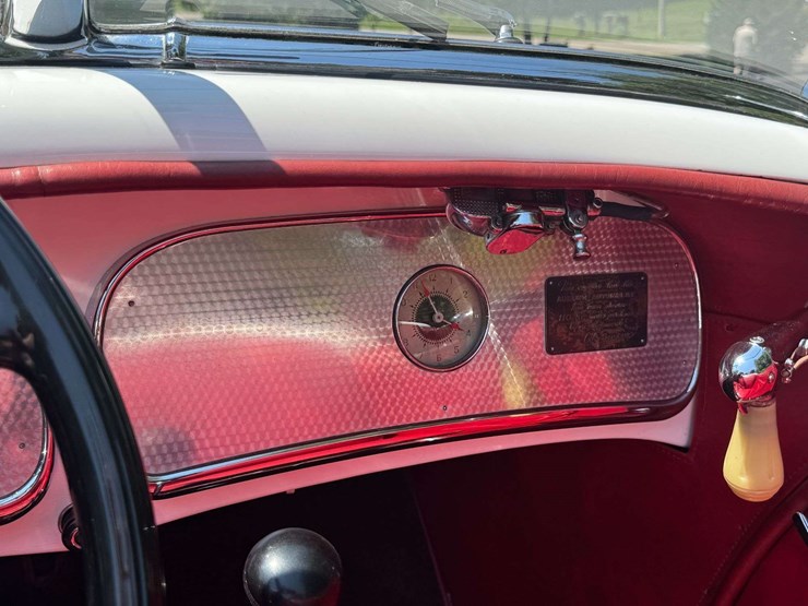 1936-auburn-852-supercharged-boattail-speedster-image-20