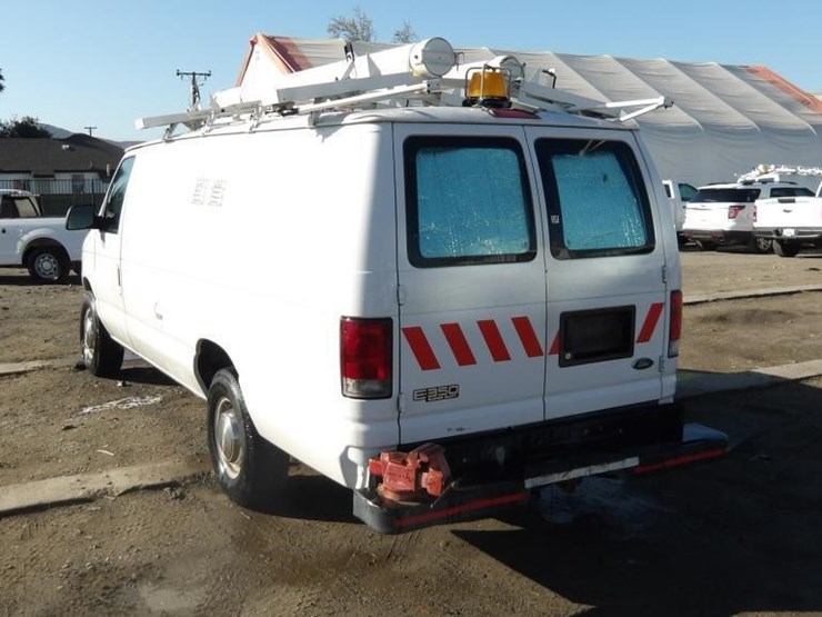2002-ford-e350-image-4
