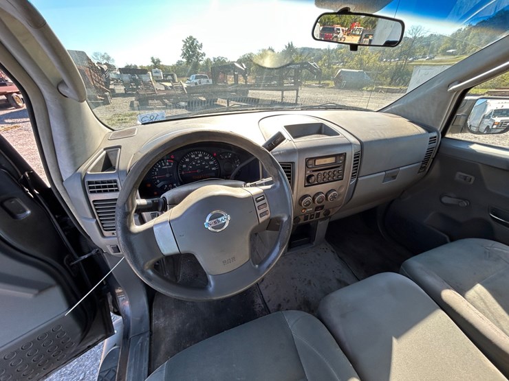 2005-nissan-titan-image-11