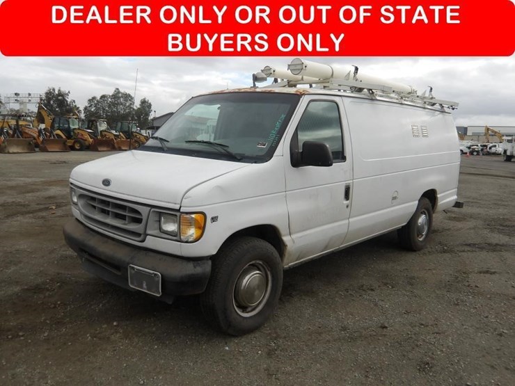 2002-ford-e350-image-1