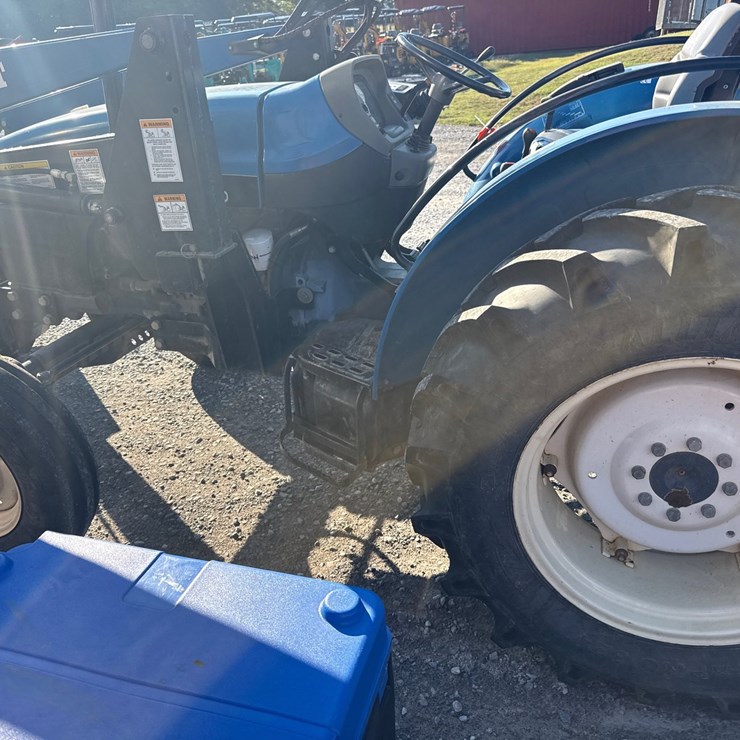 NEW HOLLAND 65
