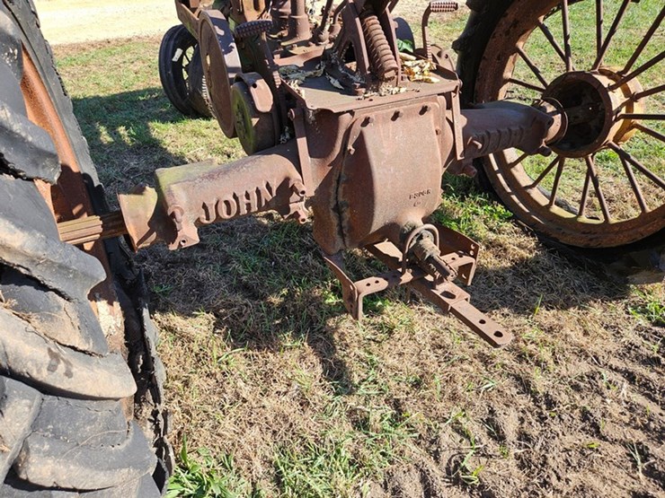 john-deere-model-b-image-16
