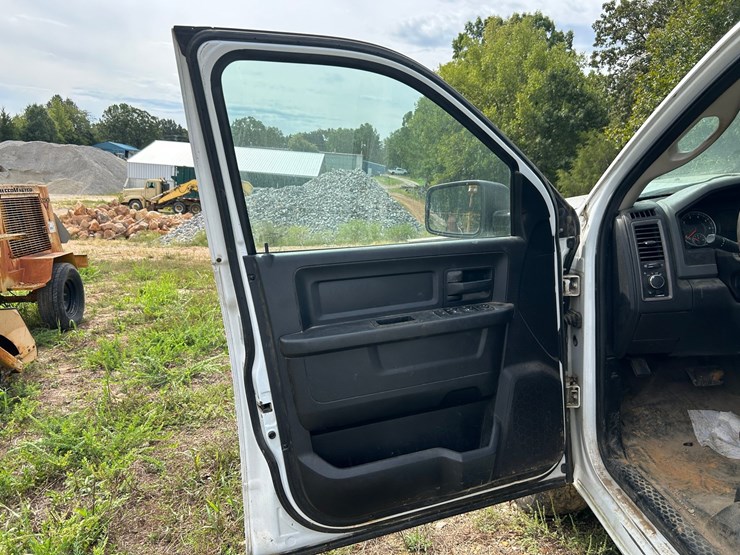 2014-dodge-1500-image-53