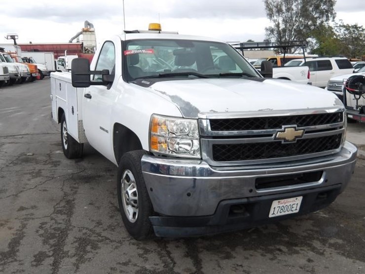 2011-chevrolet-silverado-2500-image-3