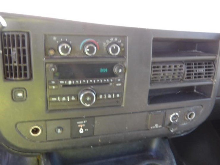 2016-utility-van-image-26