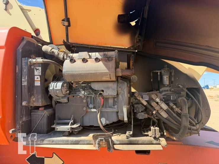 2008-jlg-800s-image-12