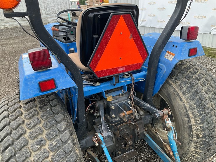 new-holland-t1520-image-26