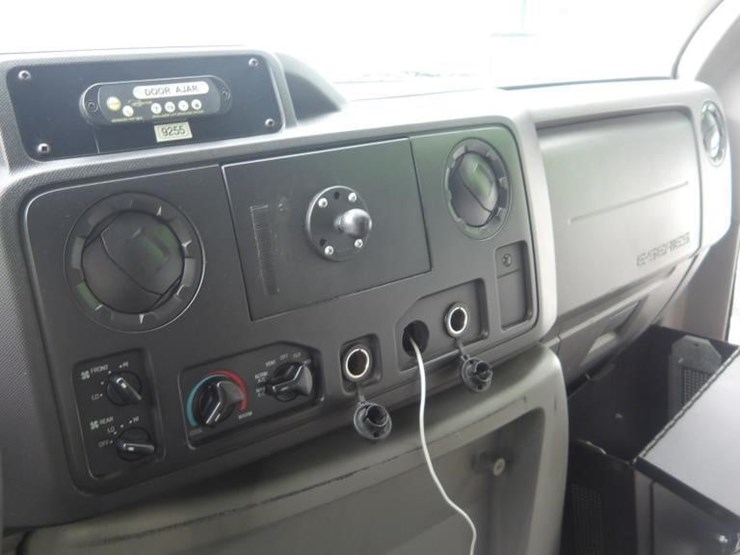 2017-ford-e450-image-21