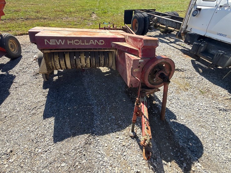 new-holland-273-image-3