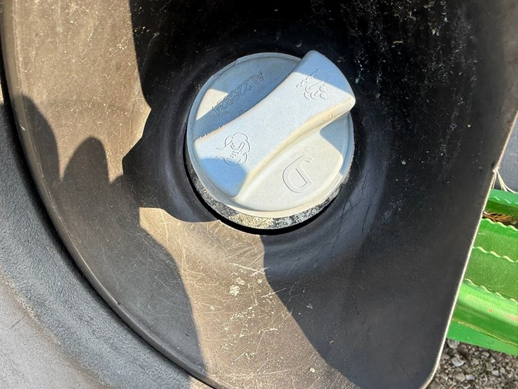 2017-john-deere-6110m-image-37