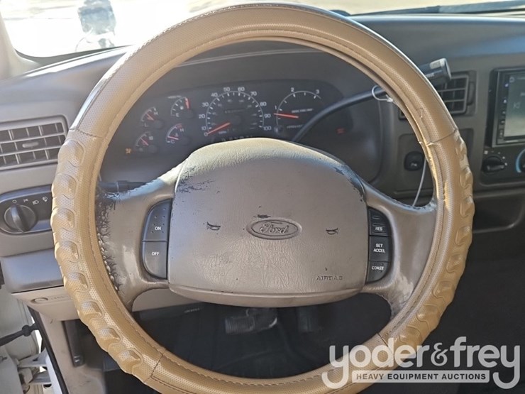 2001-ford-excursion-image-25