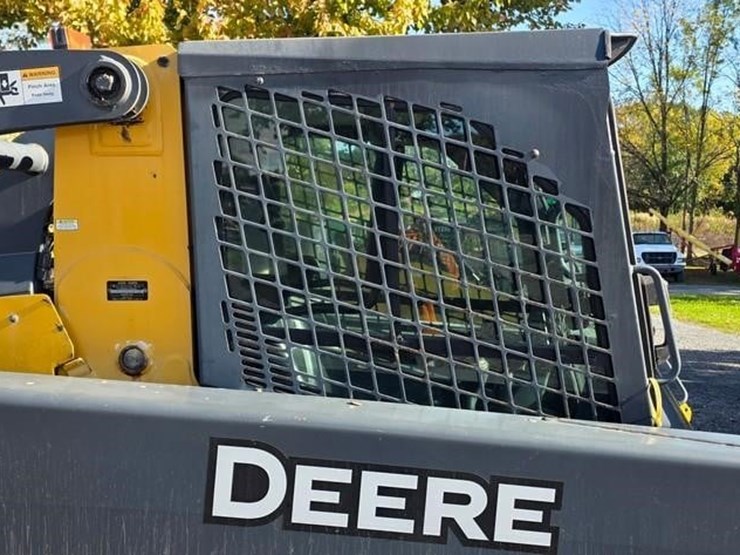 2015-deere-326e-image-13