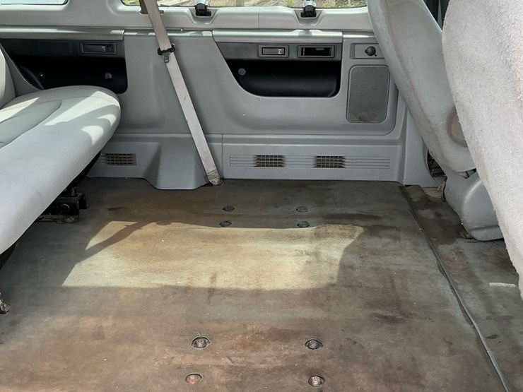 2009-ford-e350-image-19