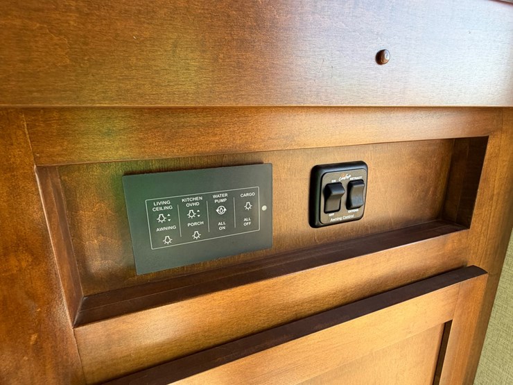 2018-ford-f550-image-33