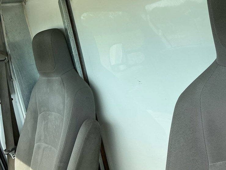 2016-ford-e350-image-21