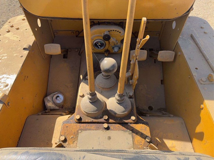 caterpillar-15-image-22