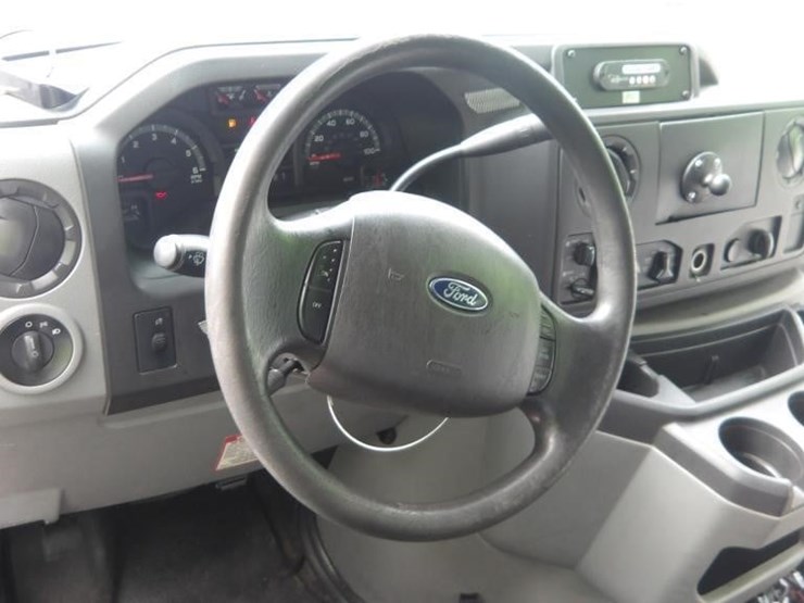 2016-ford-e450-image-17