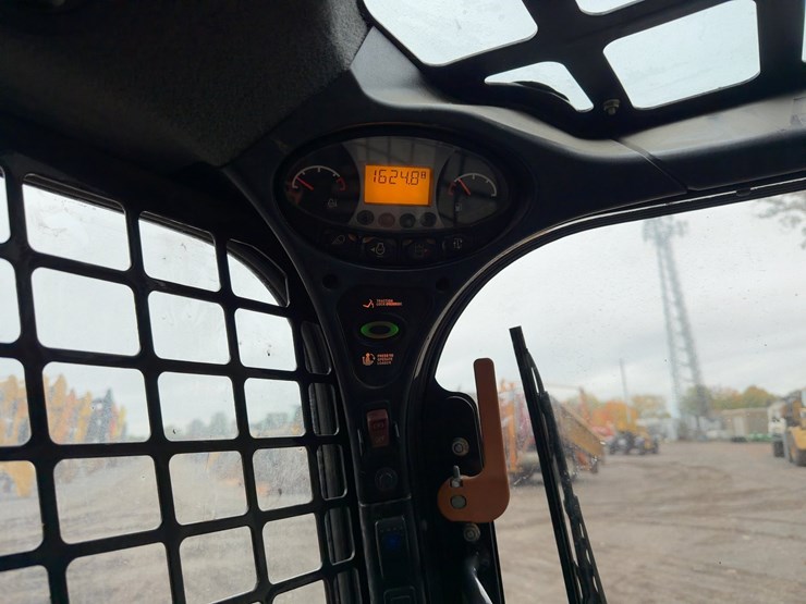 2020-bobcat-t450-image-24
