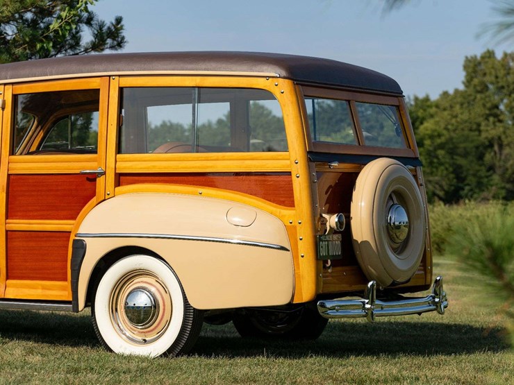 1947-ford-super-deluxe-woody-wagon-image-7