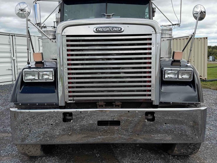 2006-freightliner-tri-axle-dump-image-2