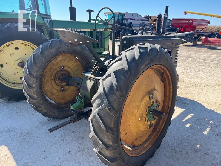 john-deere-b-image-4