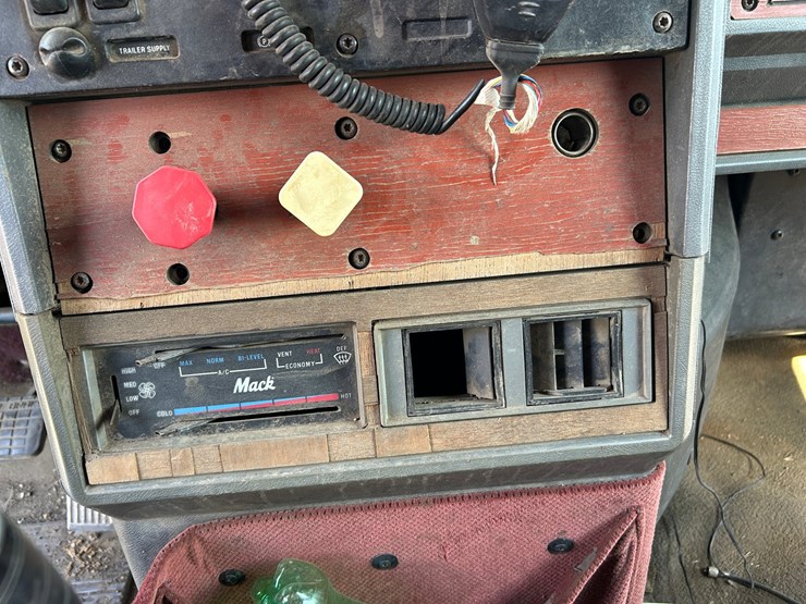 1994-mack-ch613-image-78