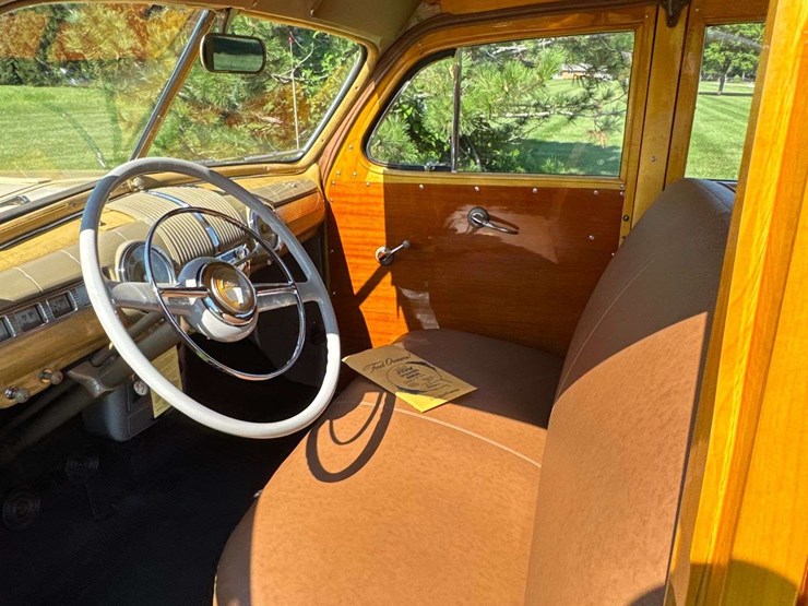 1947-ford-super-deluxe-woody-wagon-image-72