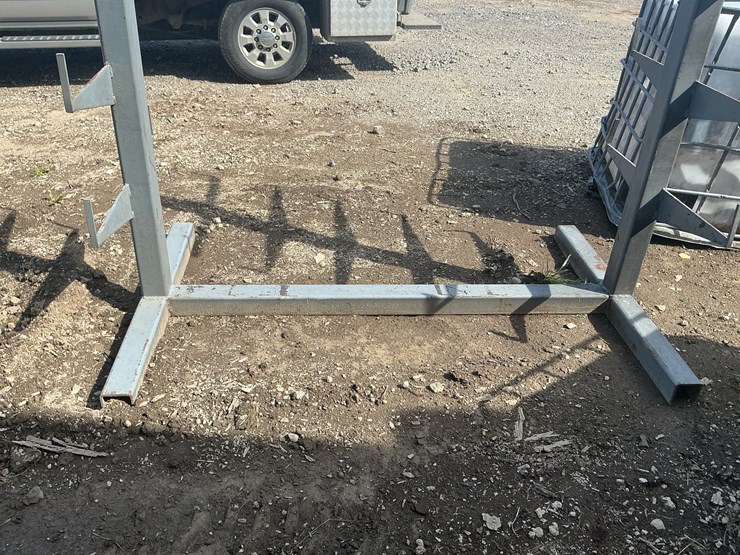 #180-•-double-sided-steel-cantilever-storage-rack-image-5