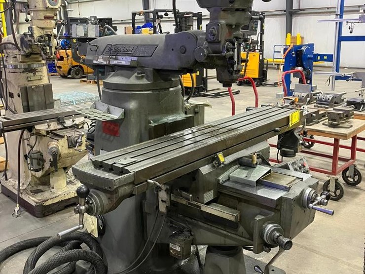 bridgeport-textron-3-axis-vertical-milling-machine,-series-2,-58"-x-11"-power-feed-table,-r8-taper,-image-2