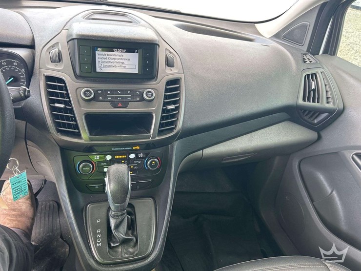 2020-ford-transit-connect-image-13