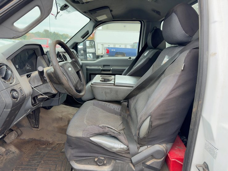 2013-ford-f550-xl-image-24