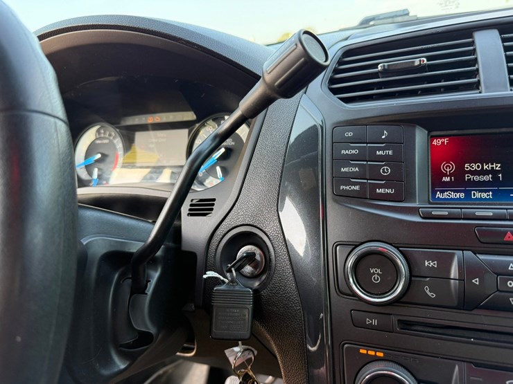 2018-ford-explorer-image-54