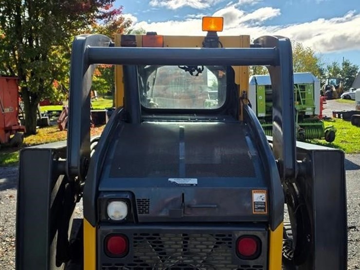 2015-deere-326e-image-20