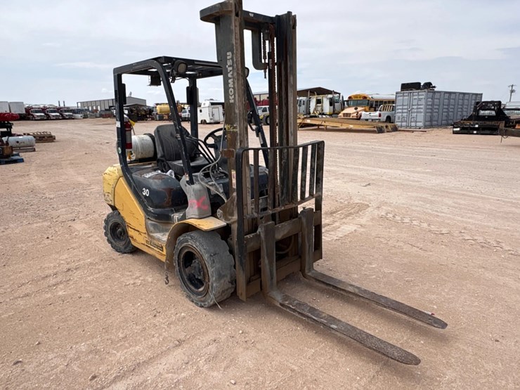komatsu-fg30ht-16-image-1