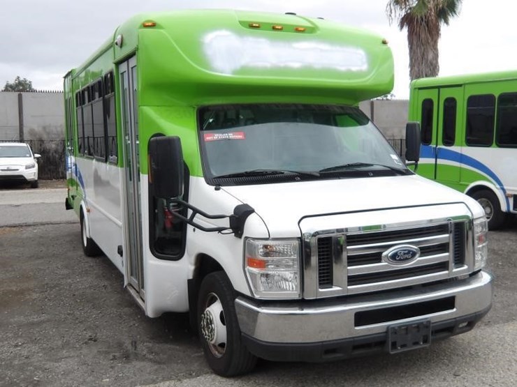 2017-ford-e450-image-2